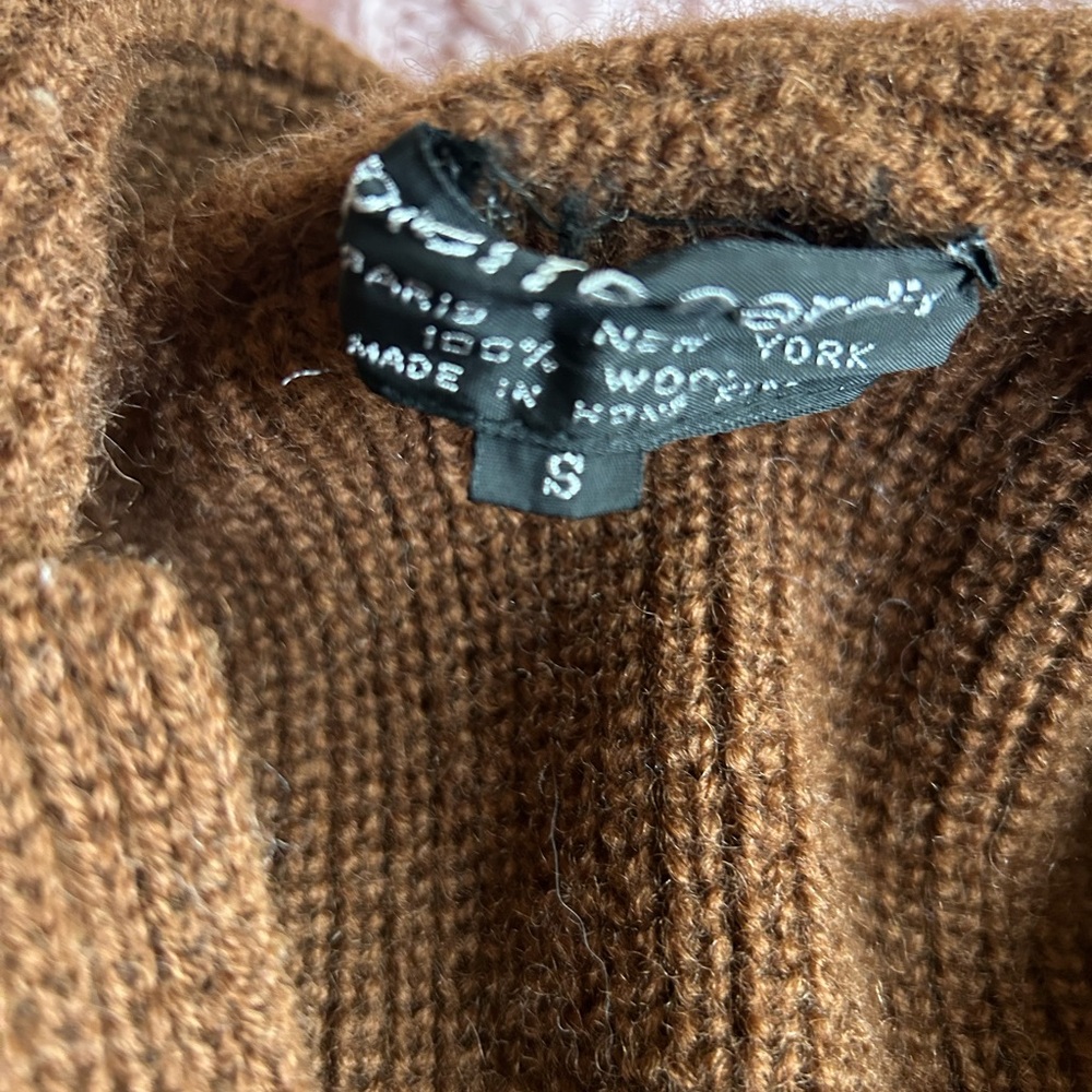 BUNDLE Aran Crafts 100% wool sweaters - Cream, Pink, and Brown Pierre Cardin - Picture 7 of 7